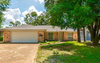 3906 Antoine Dr, Houston, TX 77092