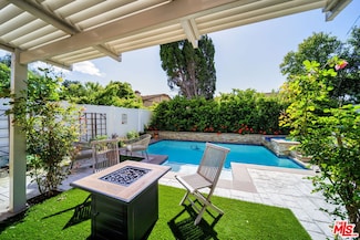 25685 Lupita Dr, Valencia, CA 91355