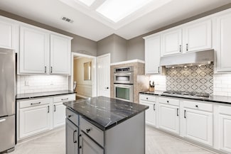 8801 Lakeside Dr, Rowlett, TX 75088