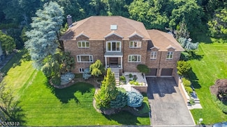44 Columbus Ave, Totowa, NJ 07512