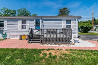 14 Hilltop Ln, Pleasant Valley, NY 12569