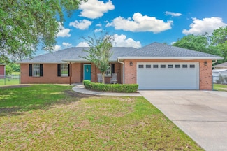 422 Shoal Lake Dr, Crestview, FL 32539