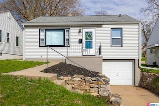 4533 N 41st St, Omaha, NE 68111