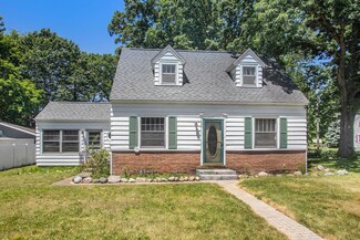 623 Keyes Dr, Kalamazoo, MI 49004