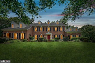 9711 Brookstone Ln, Vienna, VA 22182