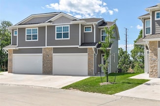 15321 Goldenrod Dr, Urbandale, IA 50323