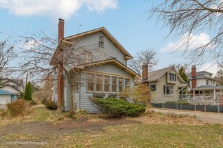 324 9th Ave, La Grange, IL 60525