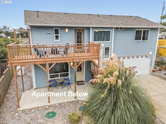 2202 NW Mokmak Lake Dr, Waldport, OR 97394