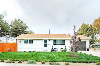 302 S Hawthorne Ave, Middleton, ID 83644