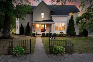 220 High St, Baldwin City, KS 66006