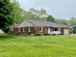 6828 1st Dr, Coloma, MI 49038