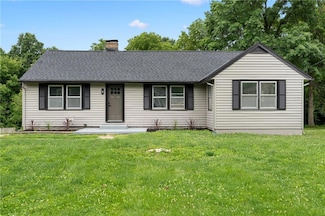 6806 N Brookside Rd, Pleasant Valley, MO 64068