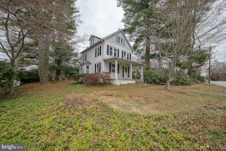 111 Bishop Hollow Rd, Newtown Square, PA 19073