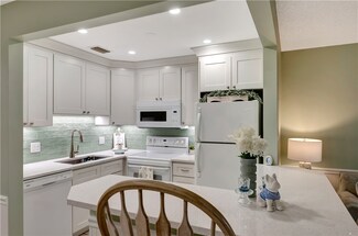 46 Vista Gardens Trail Unit 104, Vero Beach, FL 32962