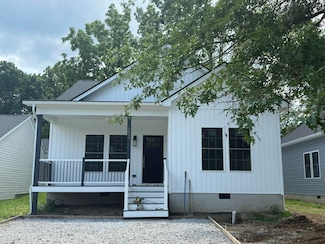 1526 2nd St, Waynesboro, VA 22980