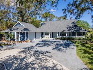 4202 Deepwater Ln, Tampa, FL 33615