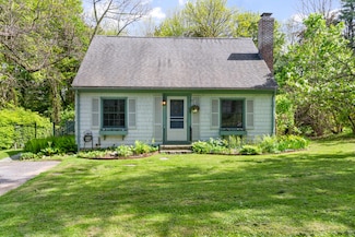 94 Leighton Rd, Falmouth, ME 04105
