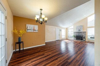 607 Shady Dale Dr, Stafford, TX 77477
