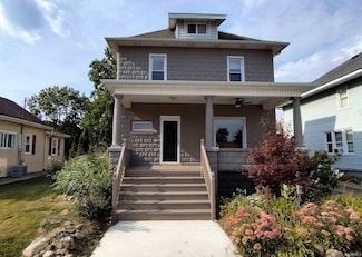 804 Van Buren St, Walkerton, IN 46574