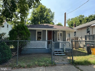 229 Grand Ave, Trenton, NJ 08610
