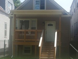 4153 W Roscoe St, Chicago, IL 60641
