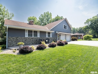 2010 E Paris Ave, Peoria, IL 61614