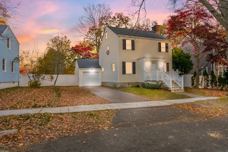 30 Winfield Dr, Stratford, CT 06615