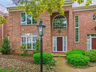 803 Sheriffs Ct, Canonsburg, PA 15317