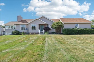 1333 S Azalea Blvd, Barberton, OH 44203
