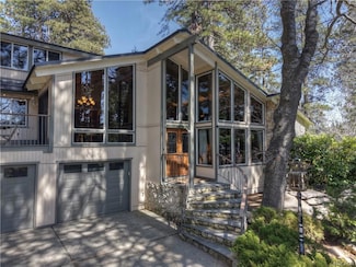 28018 S Peninsula Dr, Lake Arrowhead, CA 92352