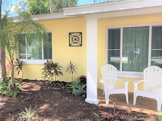 2275 Hawthorne St, Sarasota, FL 34239