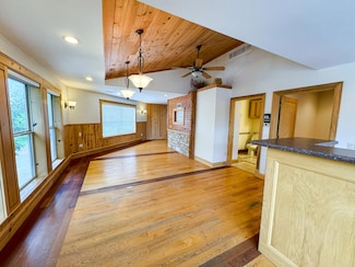 W1734 North St, Green Lake, WI 54941