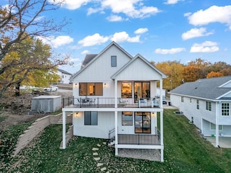 8476 Lakeshore Dr, Diamondhead Lake, IA 50070