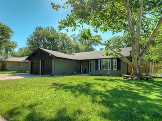 1914 Elmhurst Dr, Norman, OK 73071