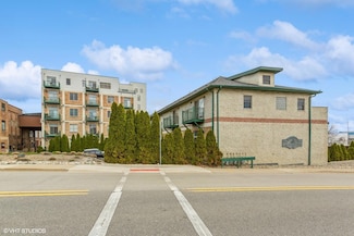 1117 Broad St Unit 3B, Saint Joseph, MI 49085