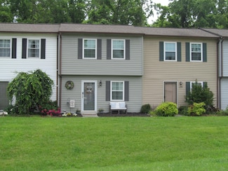 217 Tinkerview Dr Unit 805, Cloverdale, VA 24077