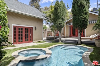 1227 Poinsettia Dr, West Hollywood, CA 90046