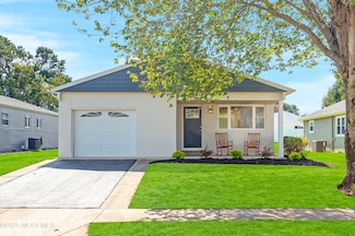 9 Banning Ct, Toms River, NJ 08757