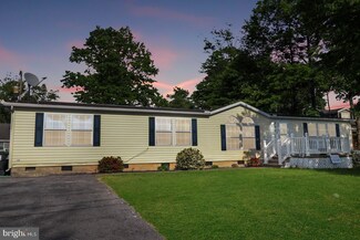 230 Lake Front Dr, Orwigsburg, PA 17961