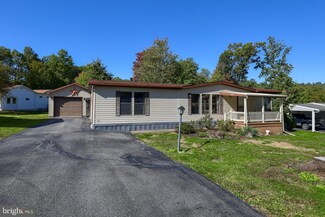 405 Maple Ave, Manheim, PA 17545
