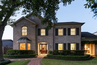 6218 Longmont Dr, Houston, TX 77057