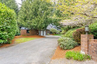 14206 NE 40th Place, Bellevue, WA 98007
