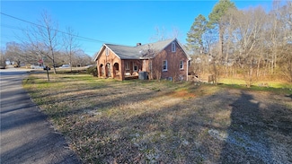 403 S Pew St, Westminster, SC 29693