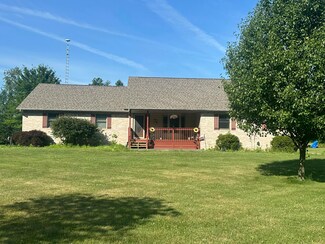 1107 W Daumer Rd, Kouts, IN 46347