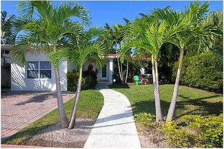 5320 Lagorce Dr, Miami Beach, FL 33140