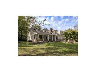 4902 Belinder Rd, Westwood, KS 66205
