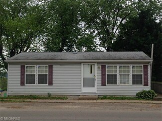 1032 W Main St, Sugarcreek, OH 44681