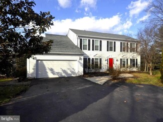 30107 Merchant Ct, Great Falls, VA 22066