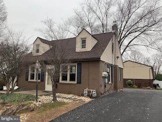 1017 N York Rd, Willow Grove, PA 19090