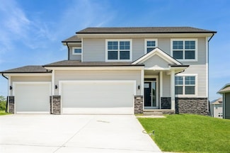 712 Meadow Rd, Adel, IA 50003